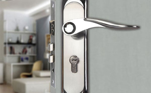 南京配一把汽車(chē)遙控鑰匙多少錢(qián)